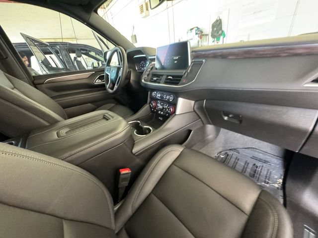 Used 2023 Chevrolet Tahoe Z71 w/ Luxury Package AWD/4WD image 31