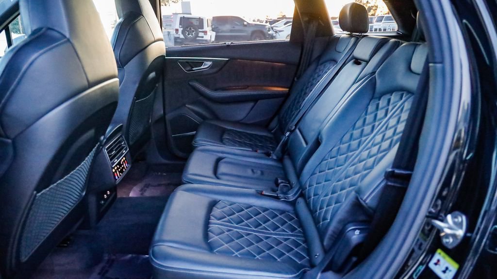 Used 2023 Audi SQ7 Prestige w/ Prestige Package image 20