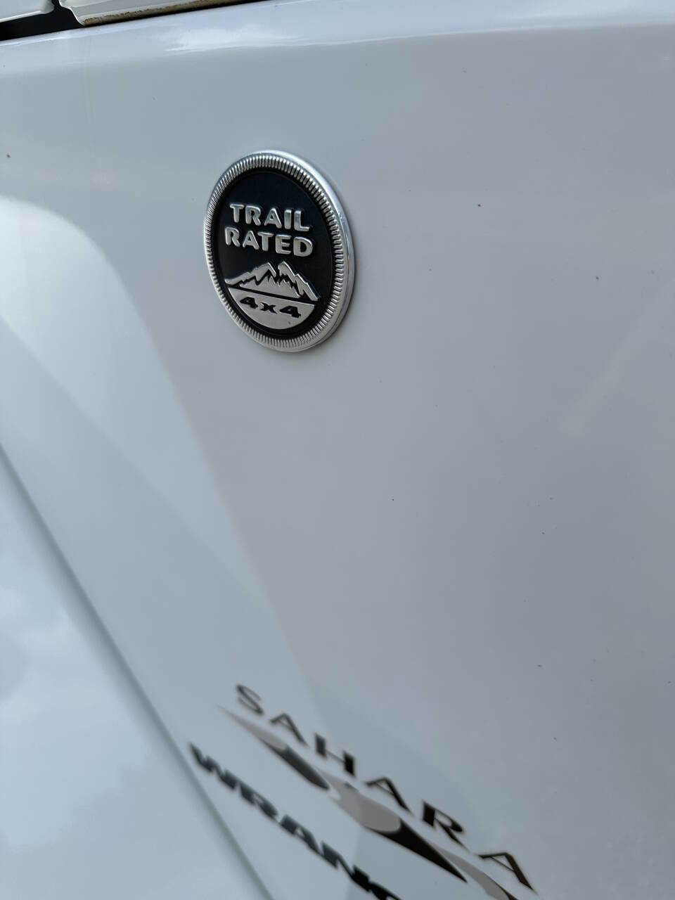 Used 2016 Jeep Wrangler Sahara w/ Connectivity Group image 20