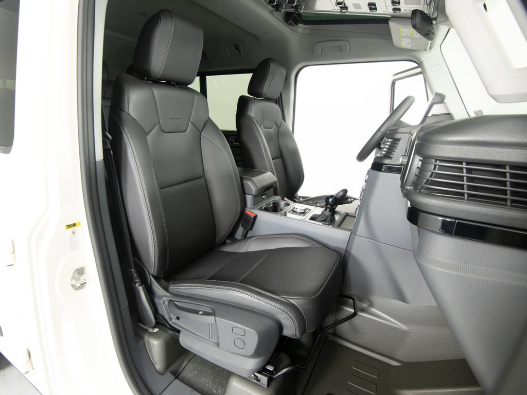 Used 2025 INEOS Grenadier Fieldmaster Edition AWD/4WD image 34