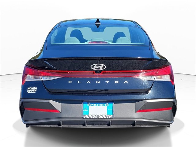 Used 2025 Hyundai Elantra Sport image 5