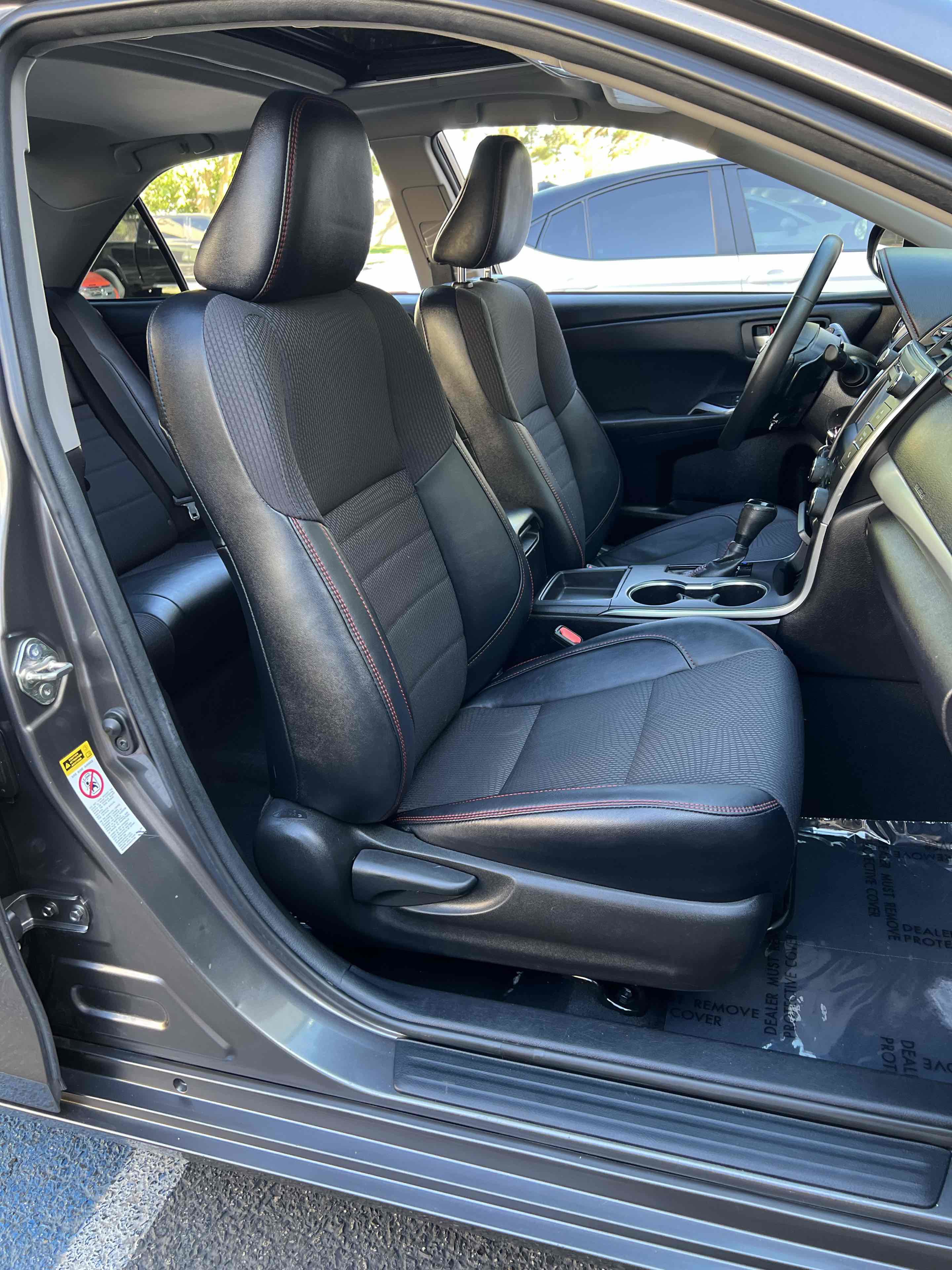 Used 2017 Toyota Camry SE w/ Moonroof Package FWD image 42