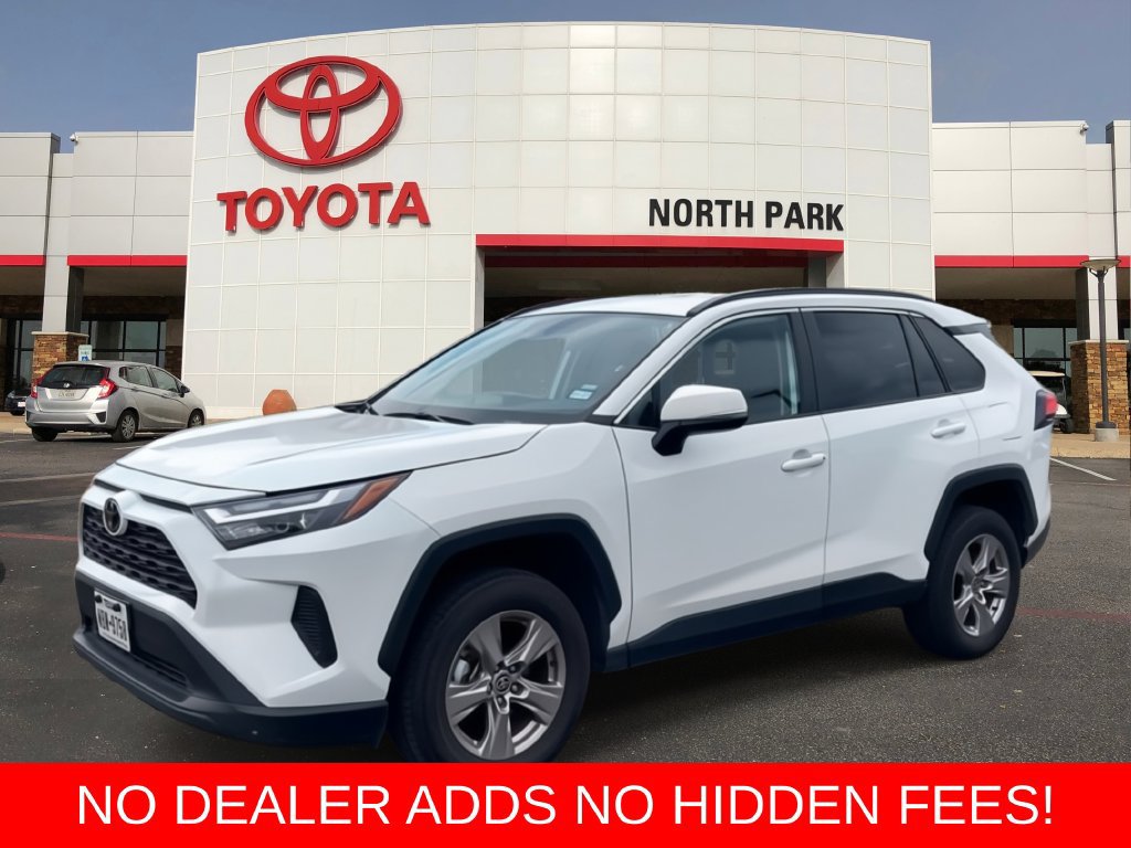 Certified 2025 Toyota RAV4 XLE FWD image 1