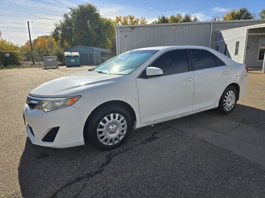 Used 2013 Toyota Camry LE image 9