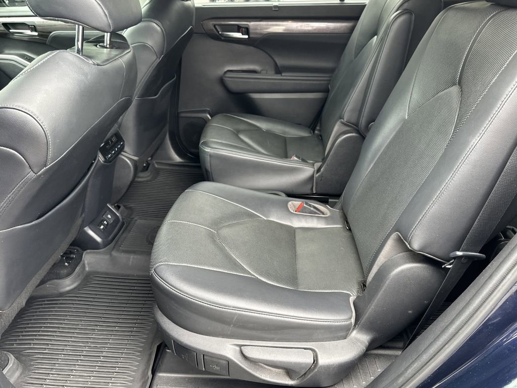 Used 2020 Toyota Highlander Limited AWD/4WD image 15