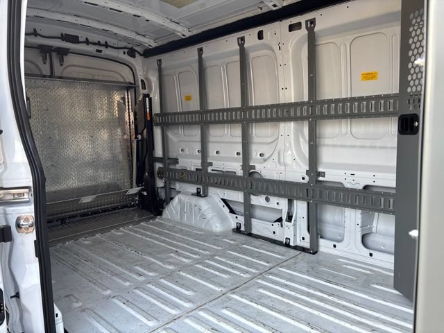 Used 2023 Ford E-Transit Medium Roof RWD image 28