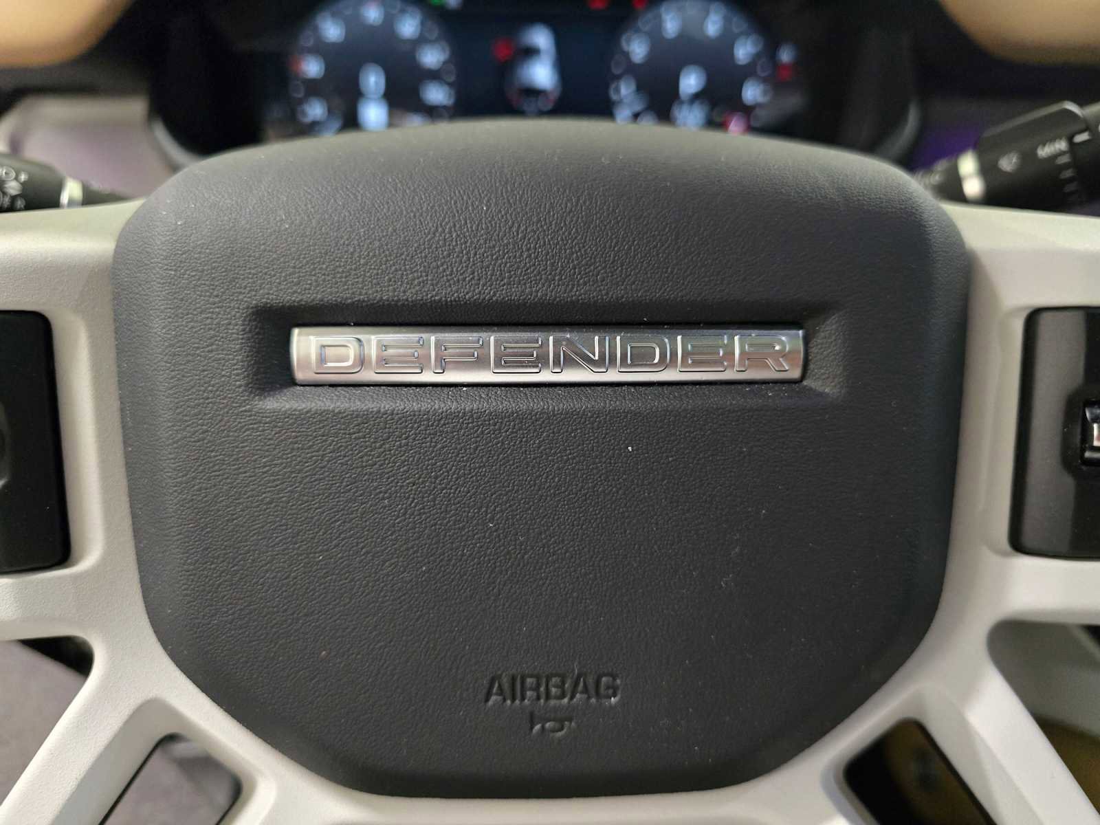 Used 2025 Land Rover Defender 110 X-Dynamic SE AWD/4WD image 24
