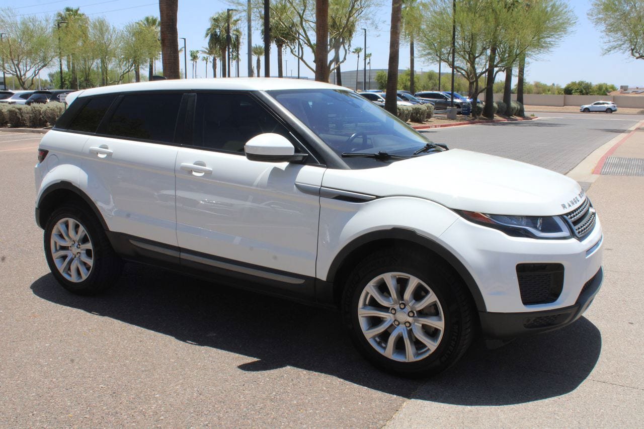 Used 2019 Land Rover Range Rover Evoque SE AWD/4WD image 7