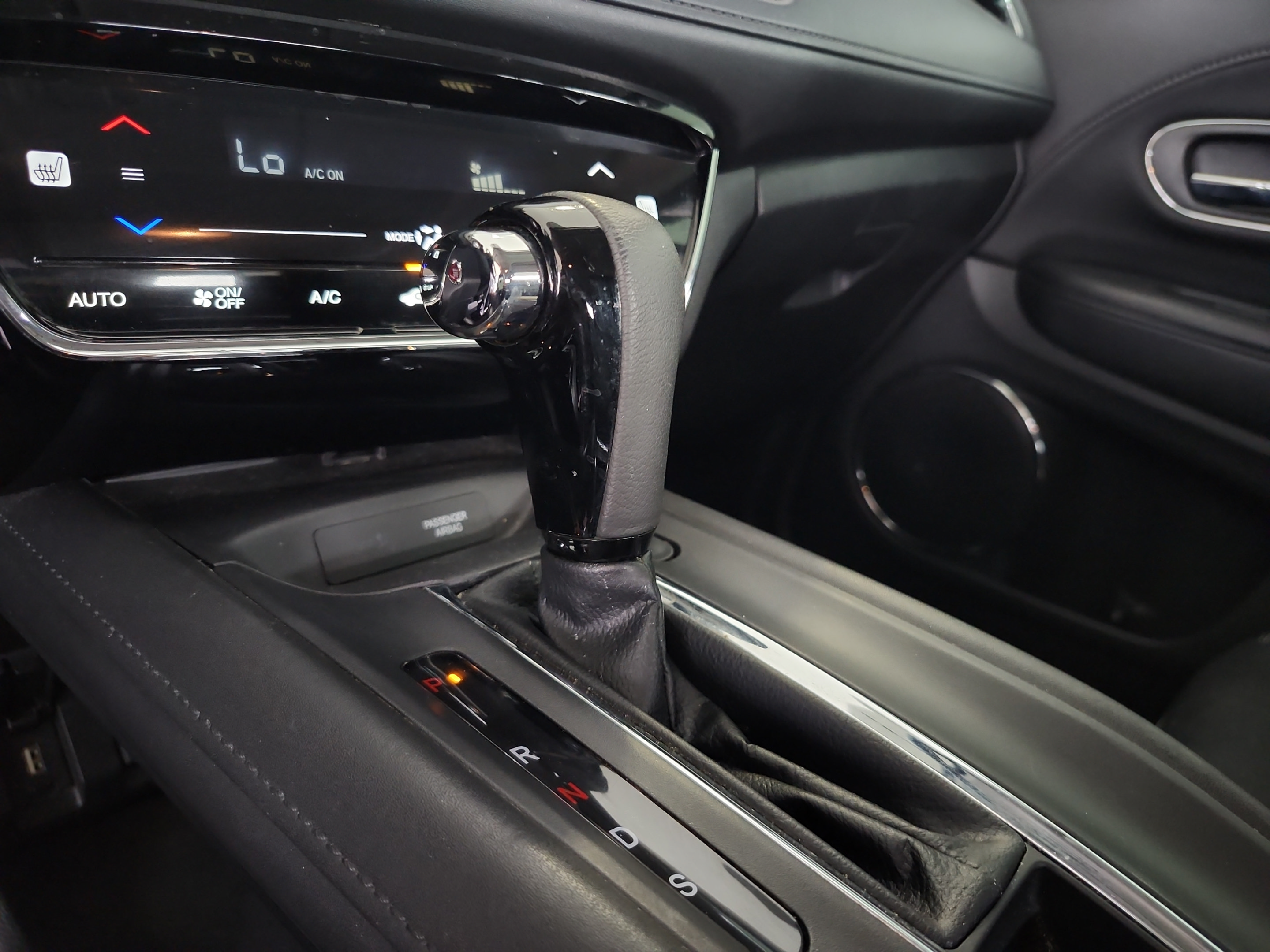 Used 2017 Honda HR-V EX-L image 16