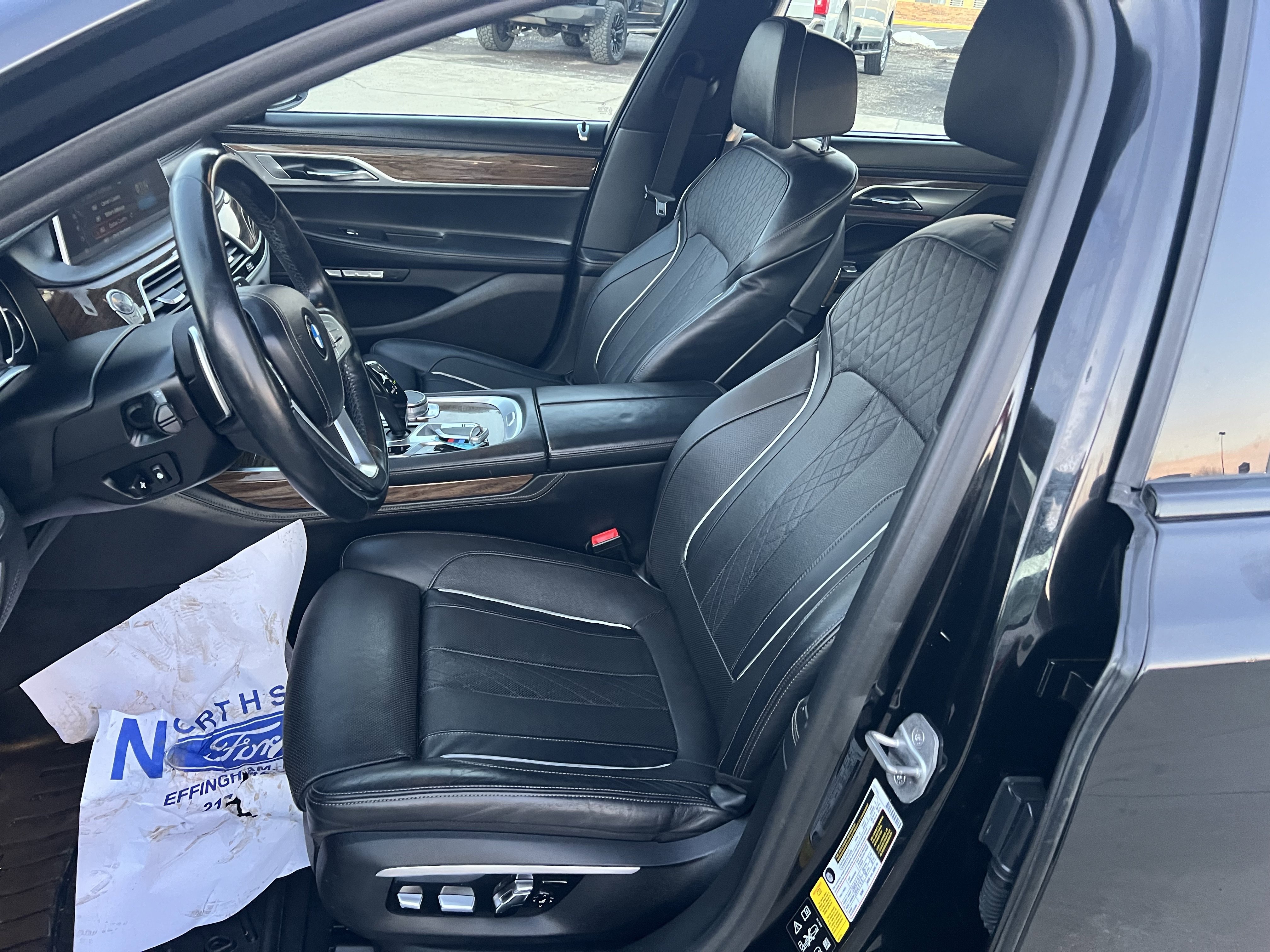 Used 2016 BMW 750i xDrive image 14