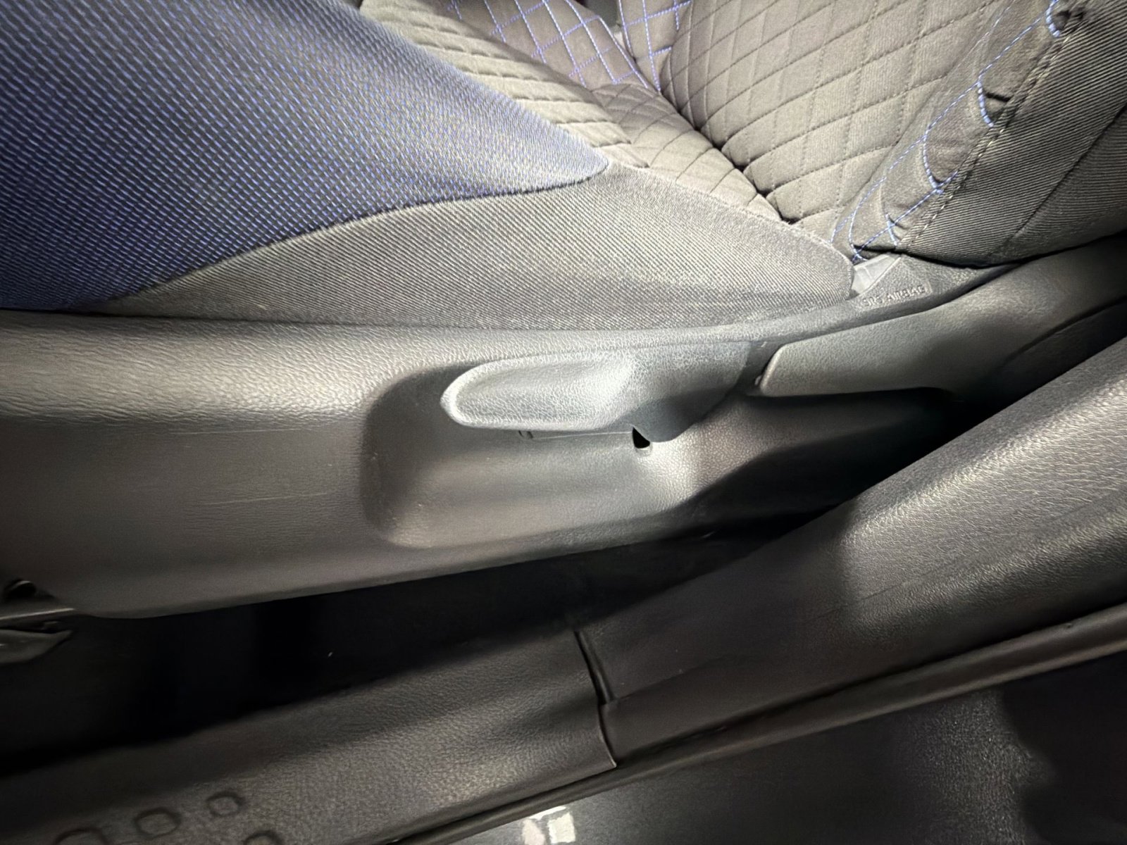 Used 2021 Toyota C-HR XLE image 14