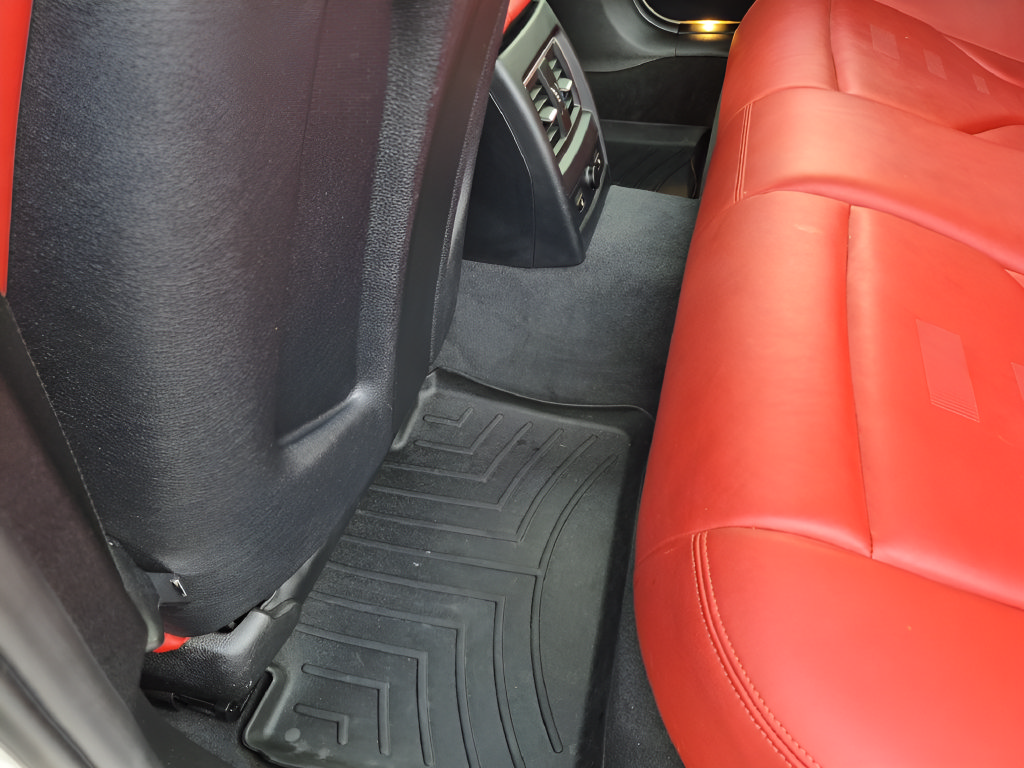 Used 2018 BMW M3 RWD image 32