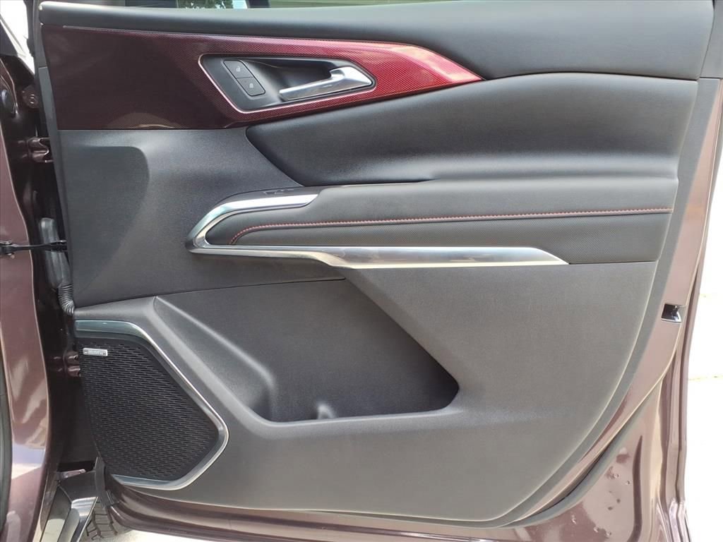 Used 2024 Chevrolet Traverse RS w/ LPO, Floor Liner Package FWD image 11