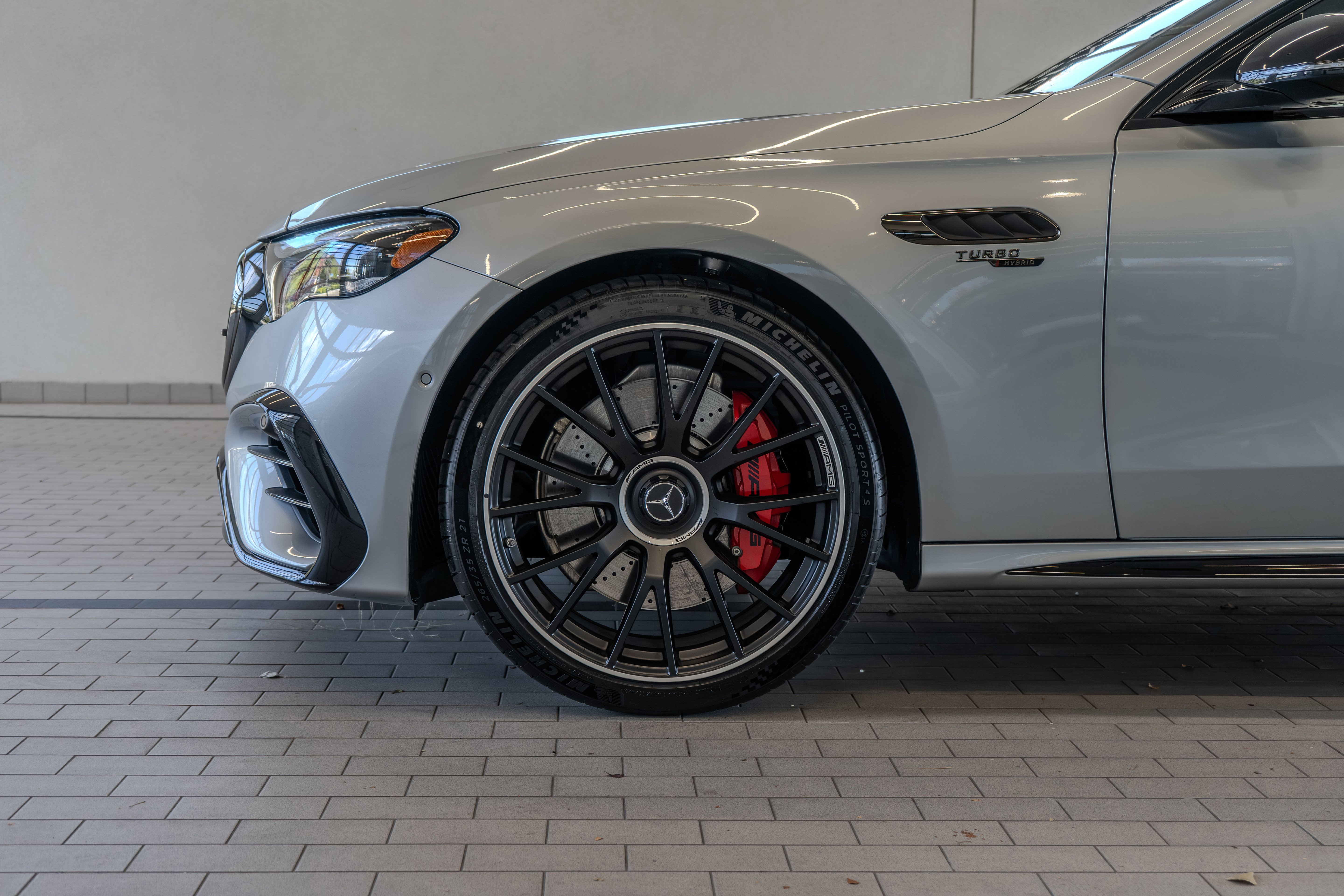 New 2026 Mercedes-Benz E 53 AMG e 4MATIC Sedan image 4