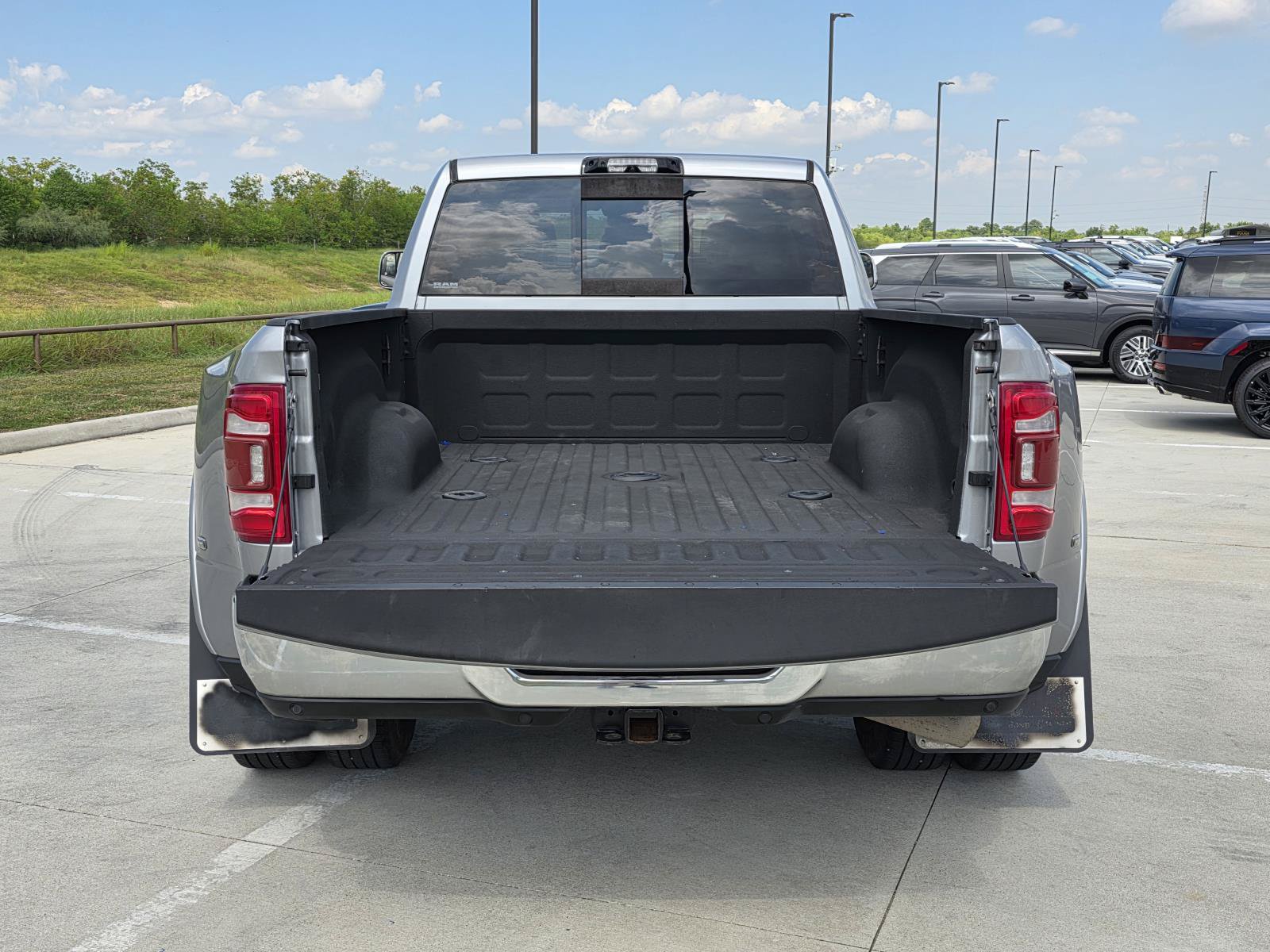 Used 2022 RAM 3500 Laramie AWD/4WD image 7