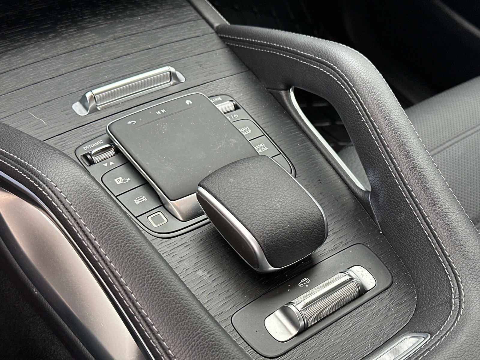 Used 2025 Mercedes-Benz GLS 580 4MATIC image 24