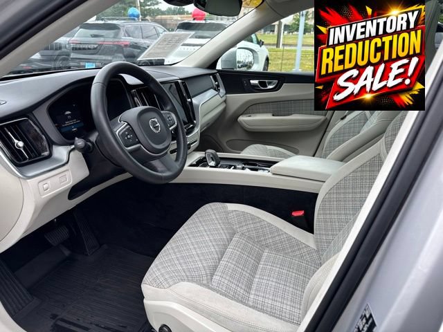 Used 2022 Volvo XC60 B5 Momentum AWD/4WD image 6