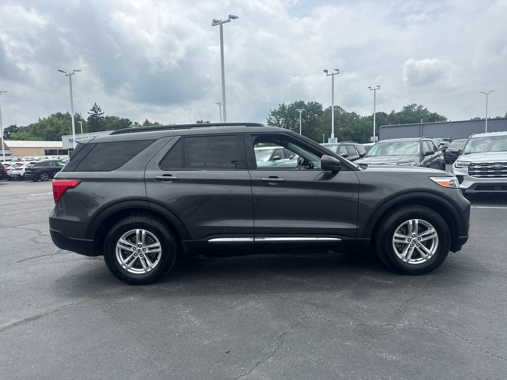 Used 2020 Ford Explorer XLT w/ Equipment Group 202A AWD/4WD image 6