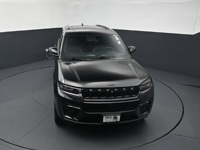 Used 2026 Jeep Grand Cherokee Limited AWD/4WD image 13