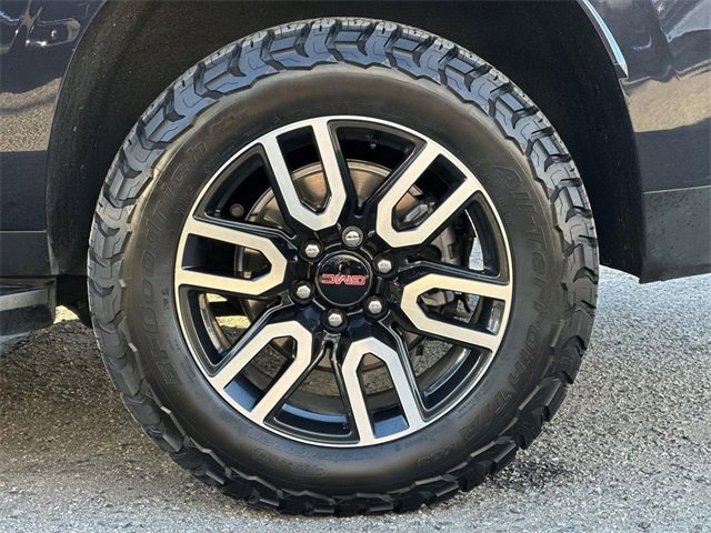 Used 2024 GMC Yukon XL AT4 w/ Technology Package image 32