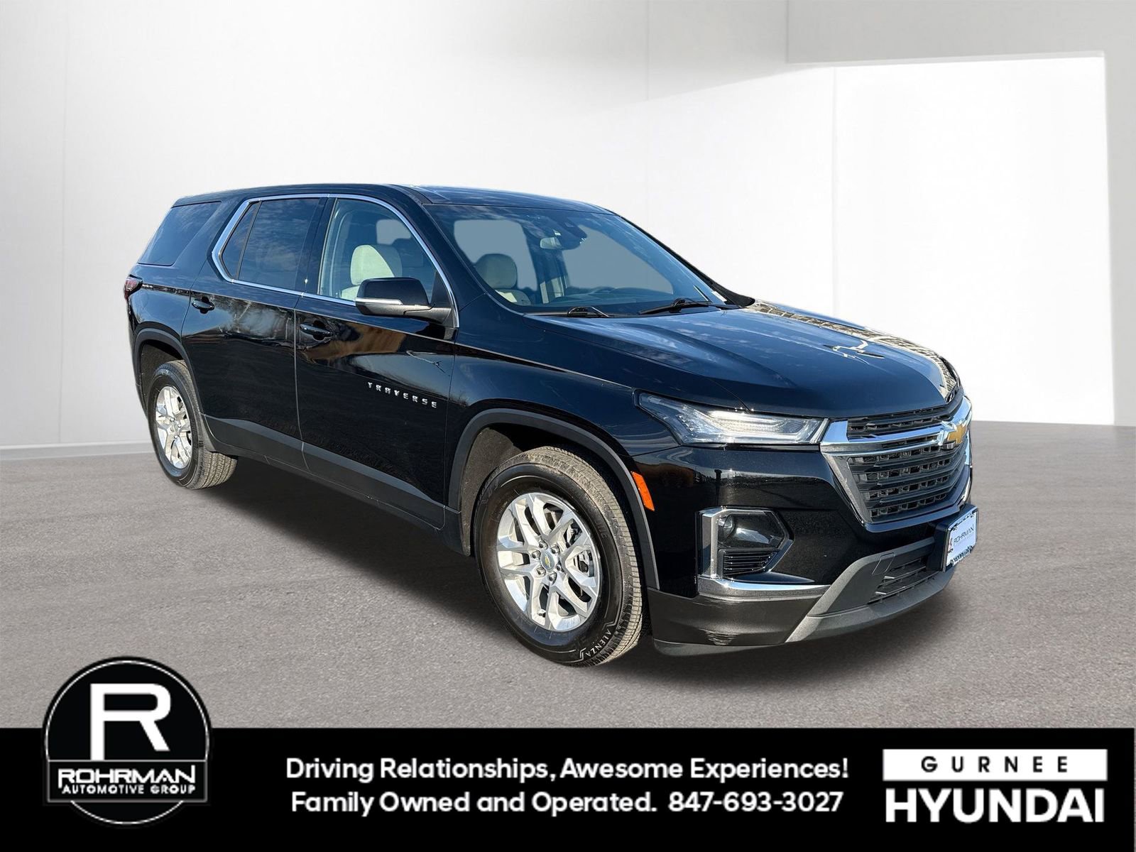 Used 2023 Chevrolet Traverse LS w/ Safety Package image 2