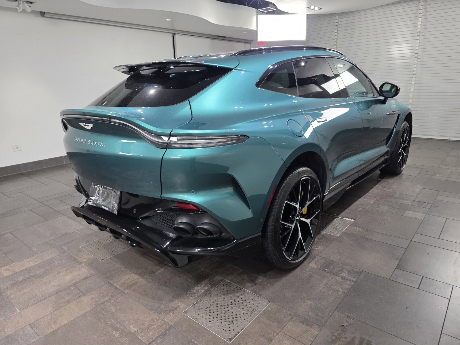 Used 2024 Aston Martin DBX 707 image 23