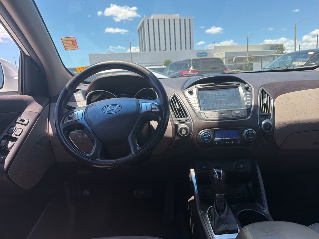 Used 2015 Hyundai Tucson Limited w/ Option Group 03 FWD image 13