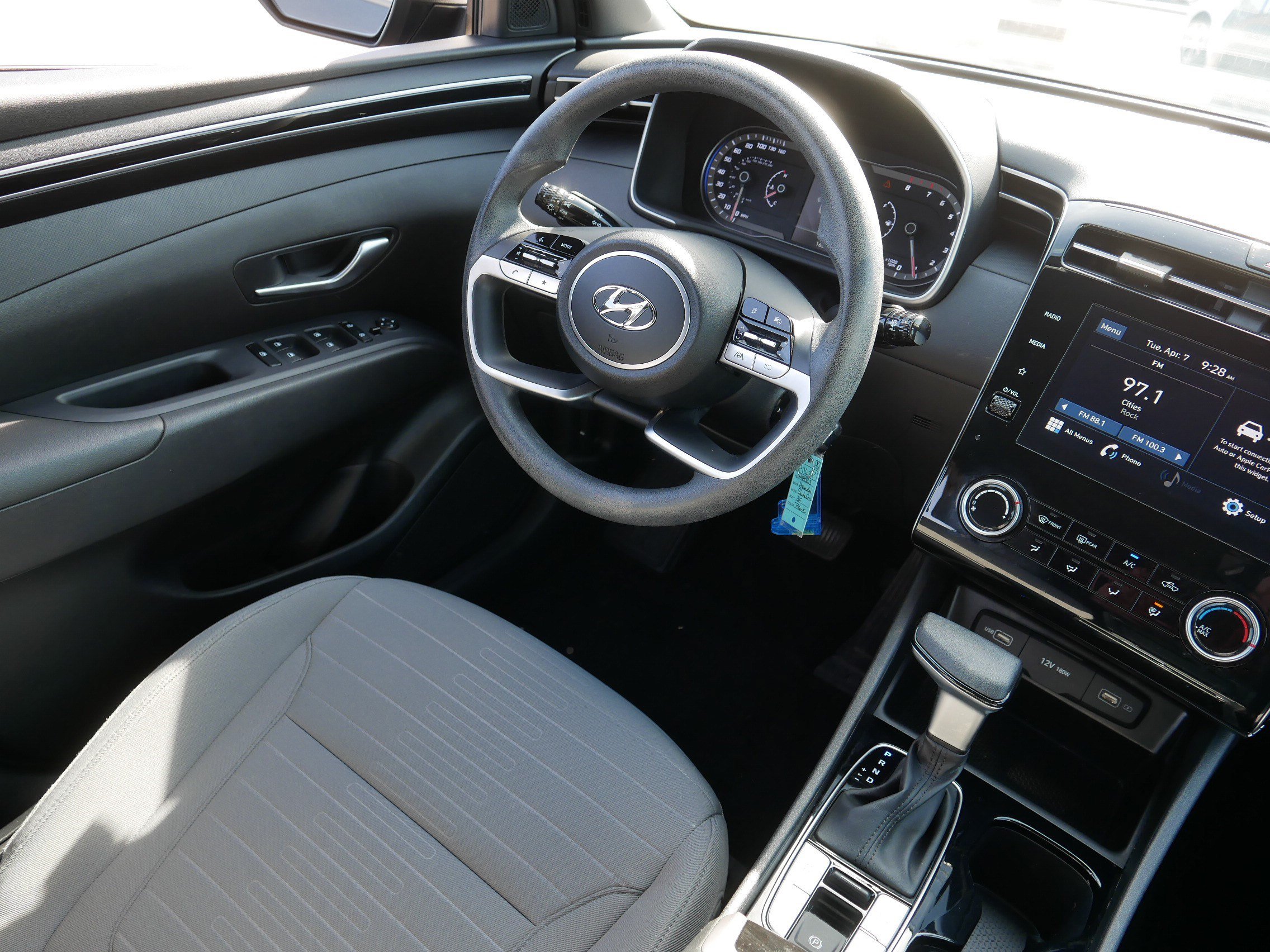 Used 2023 Hyundai Santa Cruz SE AWD/4WD image 9