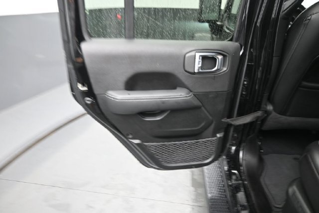 Used 2023 Jeep Wrangler Unlimited Sahara w/ Cold Weather Group AWD/4WD image 16