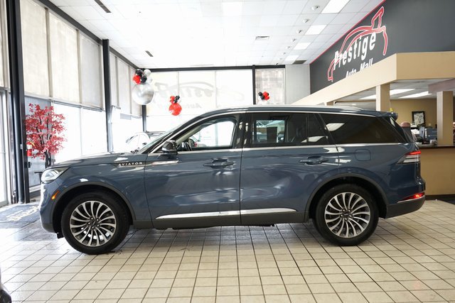 Used 2021 Lincoln Aviator Reserve AWD/4WD image 4