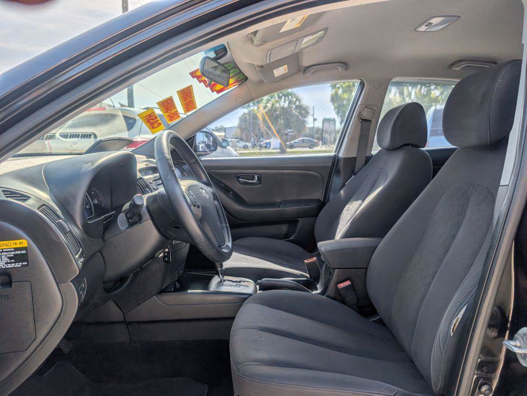 Used 2010 Hyundai Elantra SE FWD image 9