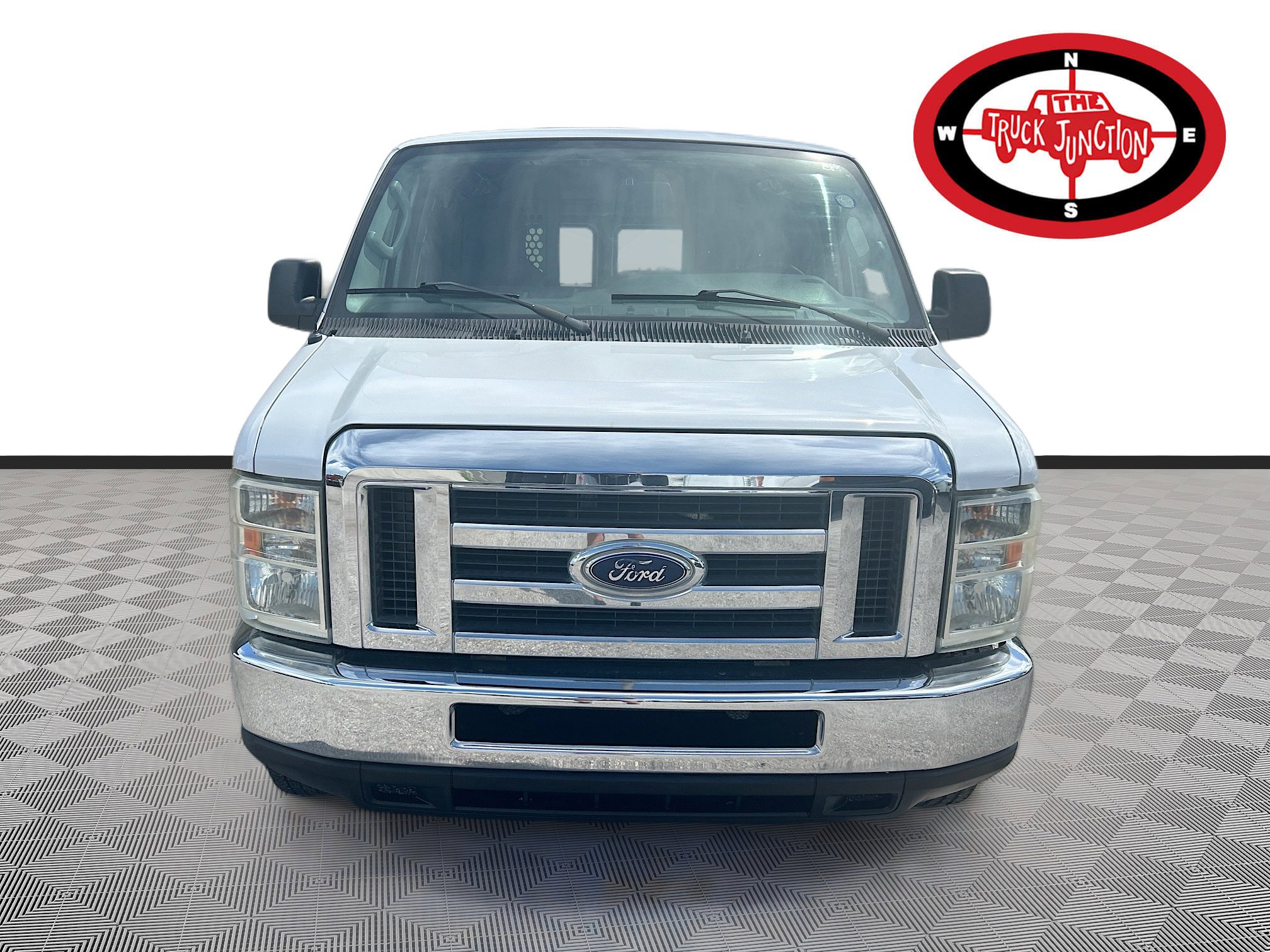 Used 2012 Ford E-250 and Econoline 250 w/ PWR Group RWD image 2