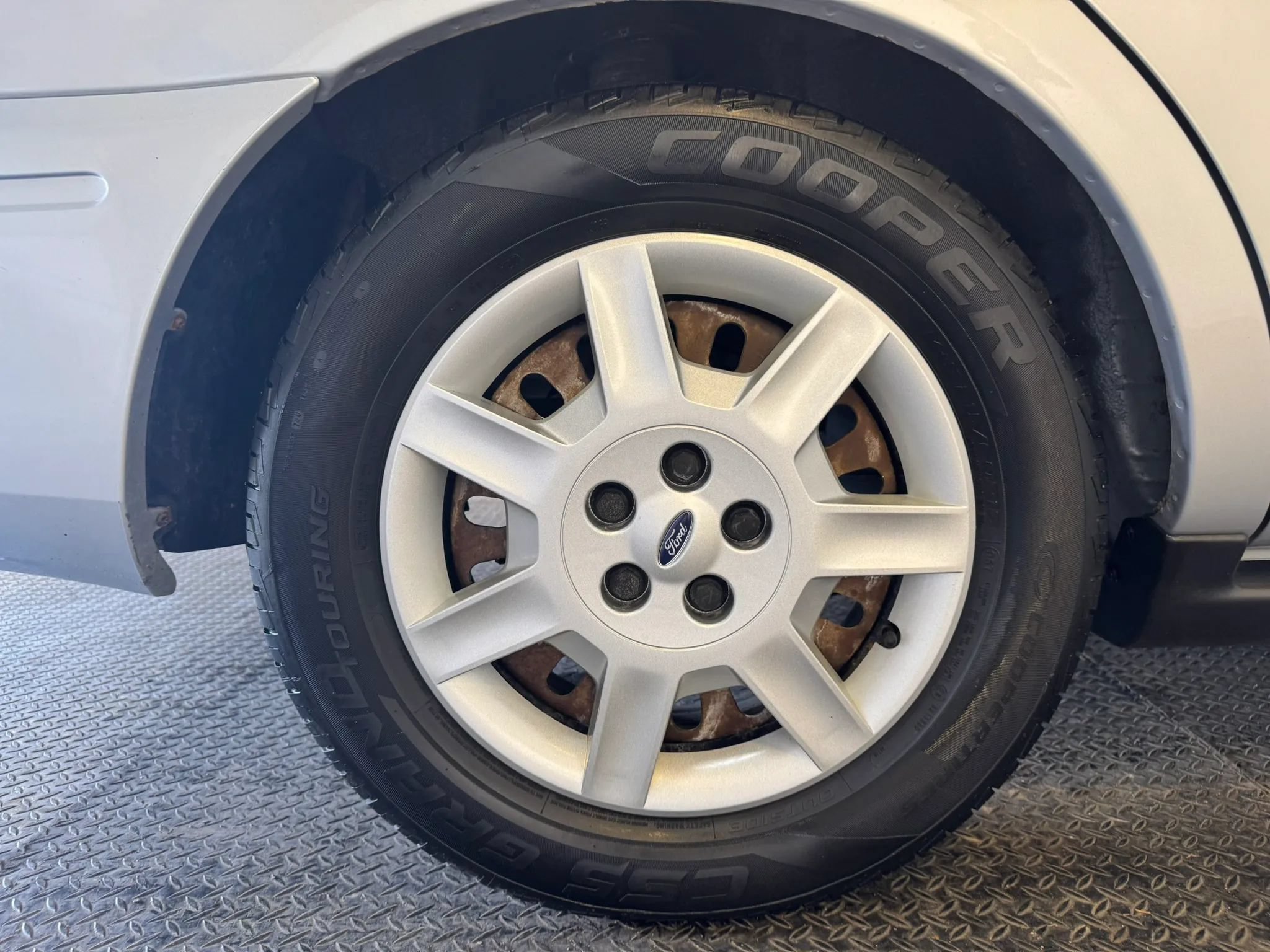 Used 2007 Ford Taurus SE FWD image 26