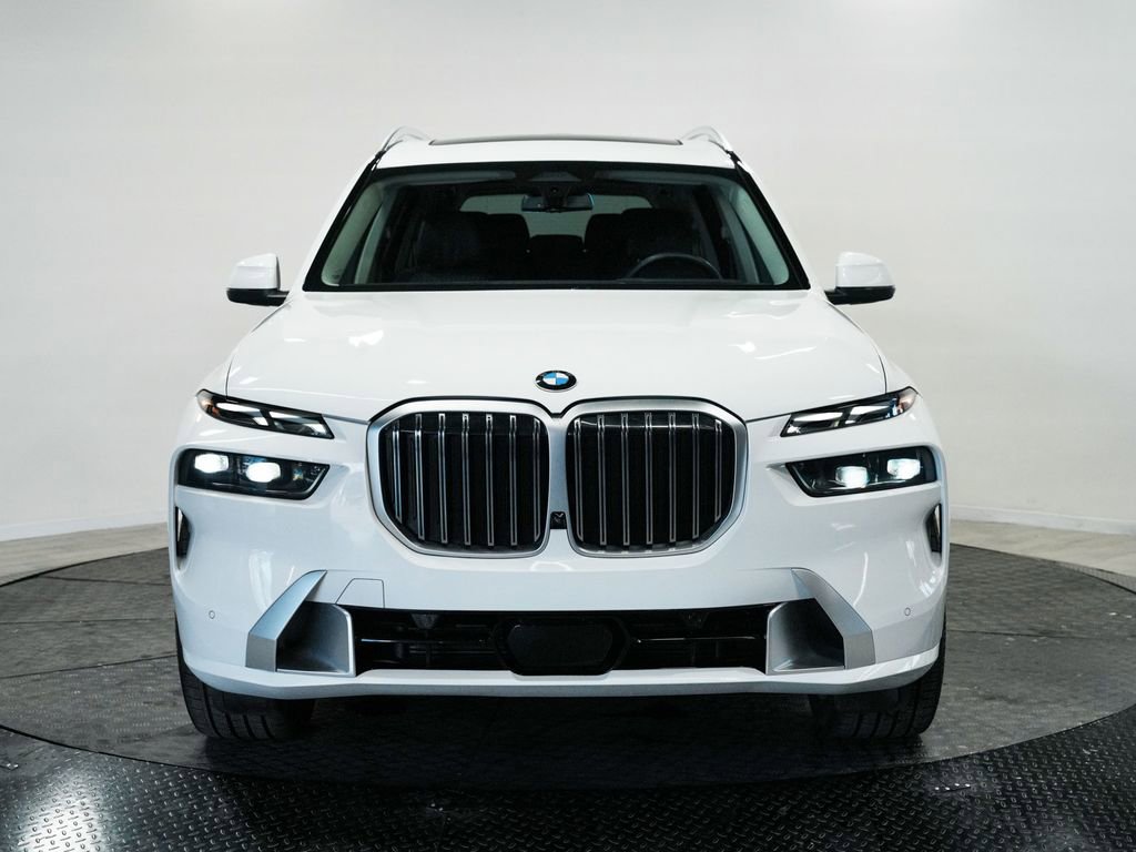 Used 2025 BMW X7 xDrive40i AWD/4WD image 2