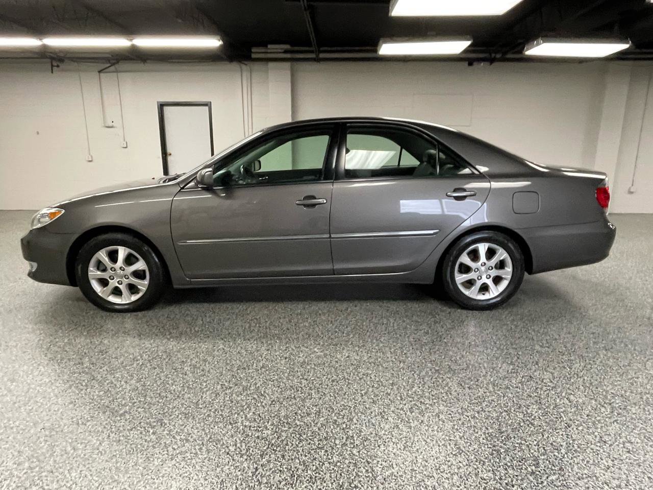 Used 2005 Toyota Camry XLE FWD image 8