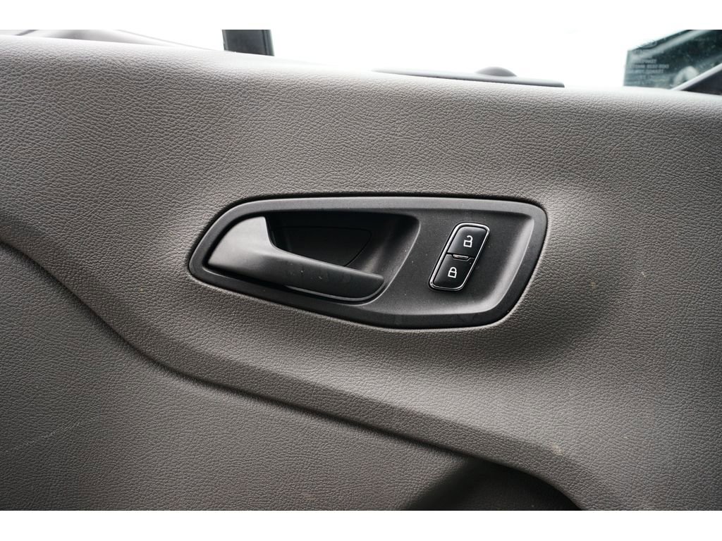 Used 2022 Ford E-Transit Medium Roof w/ Interior Upgrade Package image 18