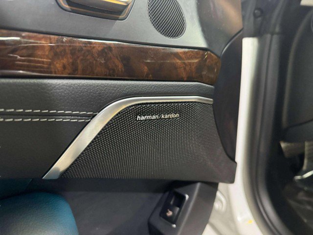 Used 2020 Mercedes-Benz SL 550 image 23