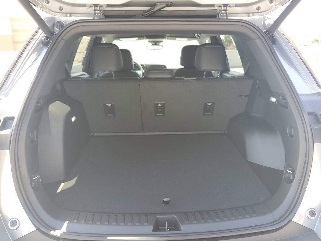 New 2026 Chevrolet Equinox LT w/ Convenience Package II FWD image 9