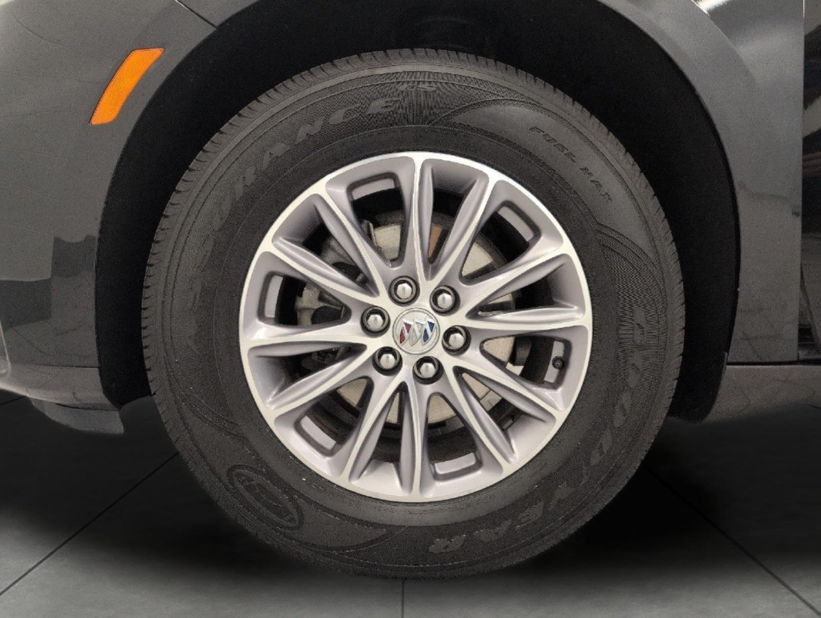 Used 2023 Buick Enclave Essence w/ LPO, Floor Liner Package AWD/4WD image 31