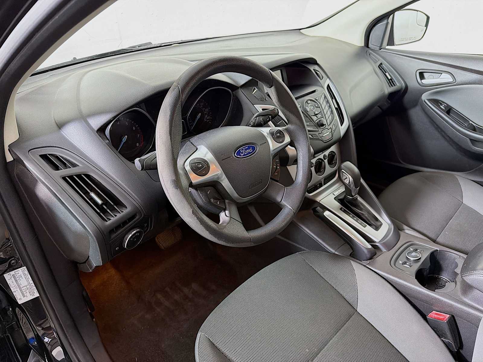 Used 2013 Ford Focus SE w/ SE Winter Pkg FWD image 7