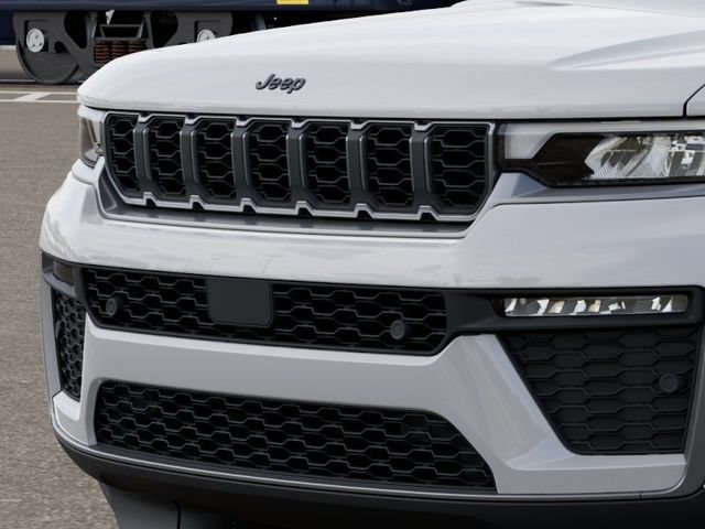 New 2026 Jeep Grand Cherokee Limited AWD/4WD image 11
