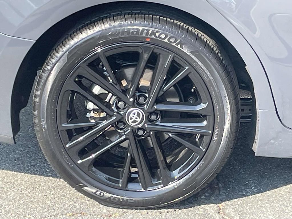 Used 2025 Toyota Camry SE image 13