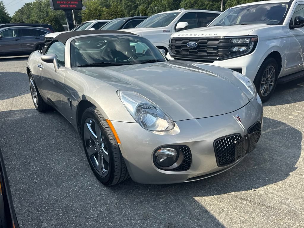Used 2007 Pontiac Solstice GXP w/ Premium Package RWD image 2
