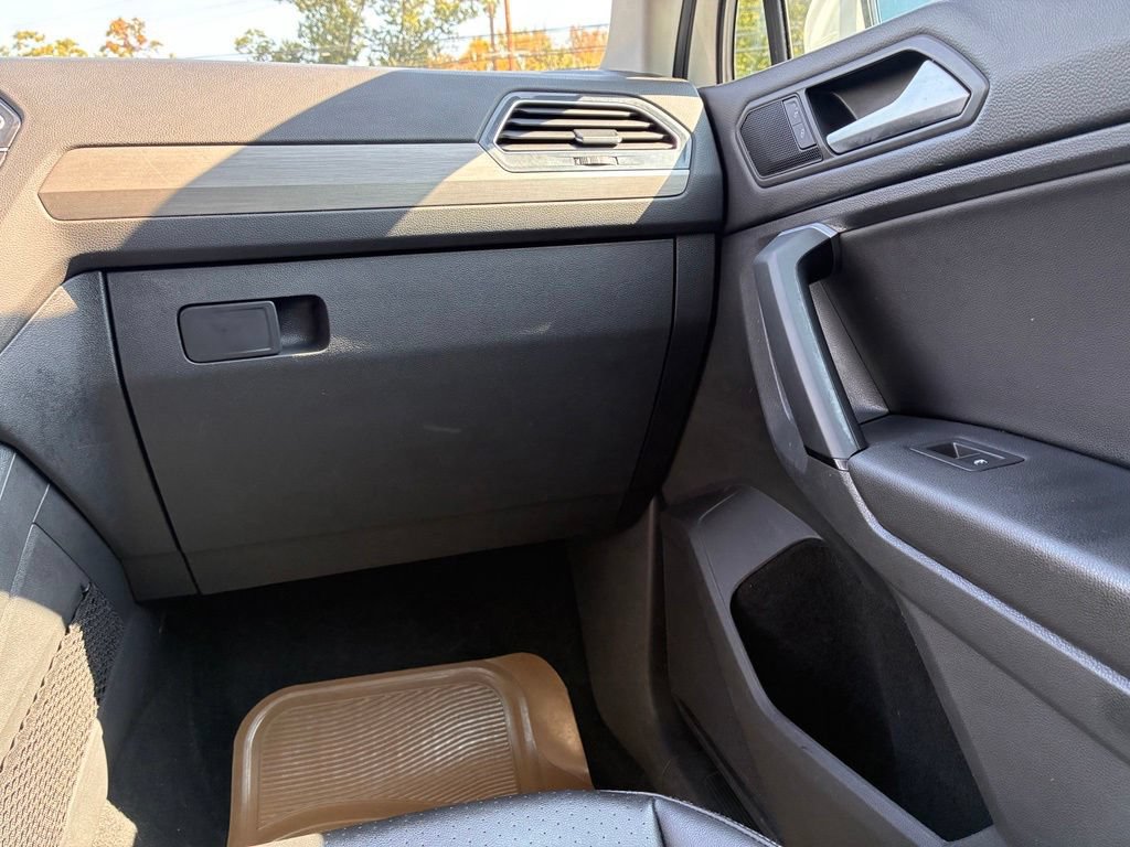 Used 2019 Volkswagen Tiguan SE AWD/4WD image 42