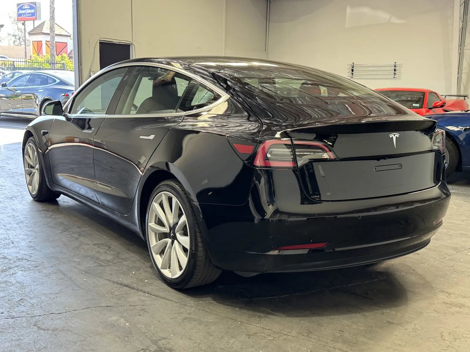 Used 2019 Tesla Model 3 Standard Range Plus image 2