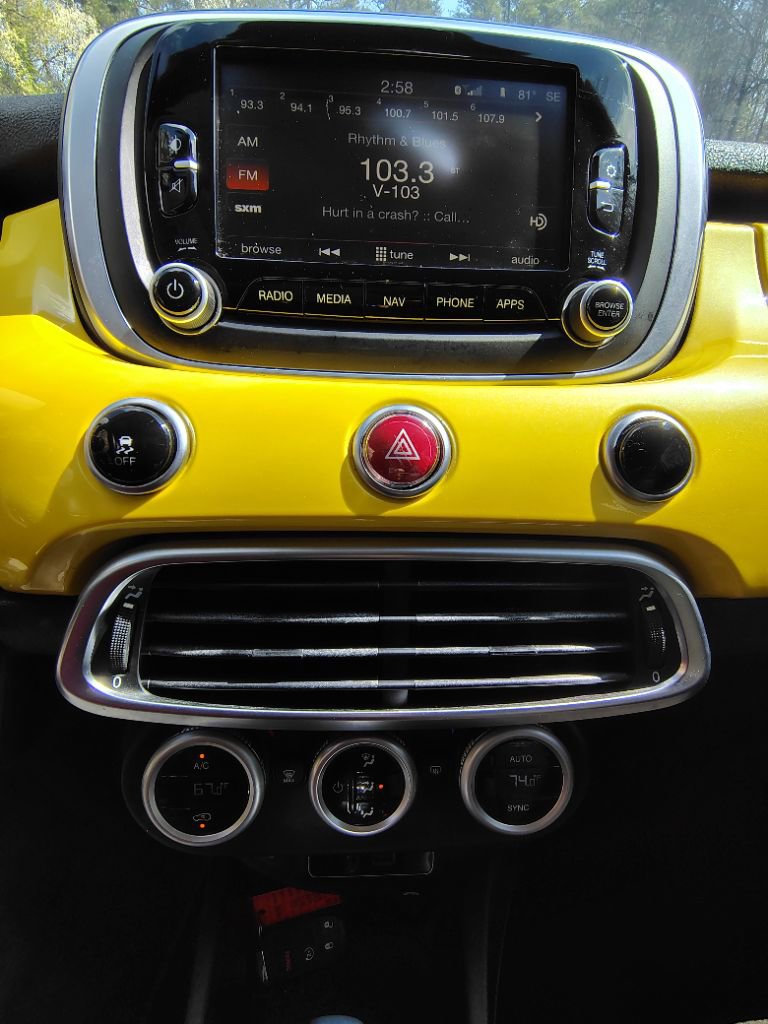 Used 2016 FIAT 500X Lounge image 21