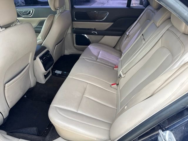Used 2017 Lincoln Continental Premiere FWD image 15