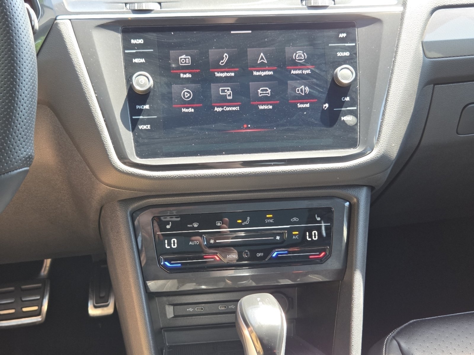 Used 2022 Volkswagen Tiguan SE R-Line AWD/4WD image 36
