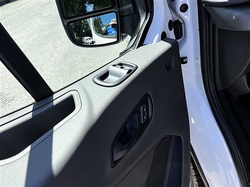 New 2024 Ford Transit 250 148 Medium Roof w/ Load Area Protection Package RWD image 9