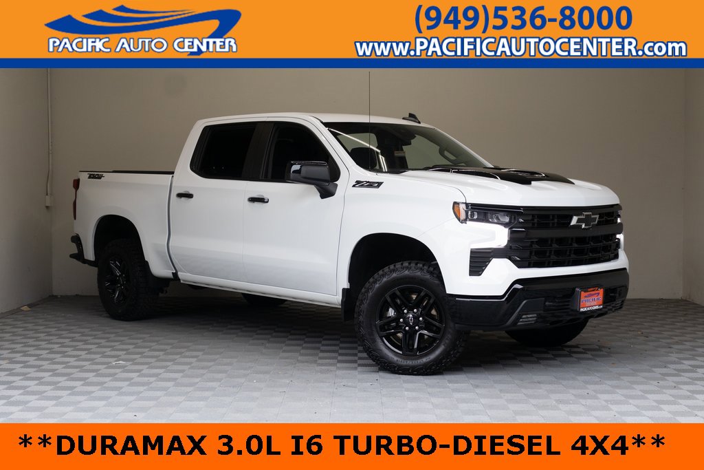 Used 2024 Chevrolet Silverado 1500 LT Trail Boss w/ Dark Appearance Package image 1